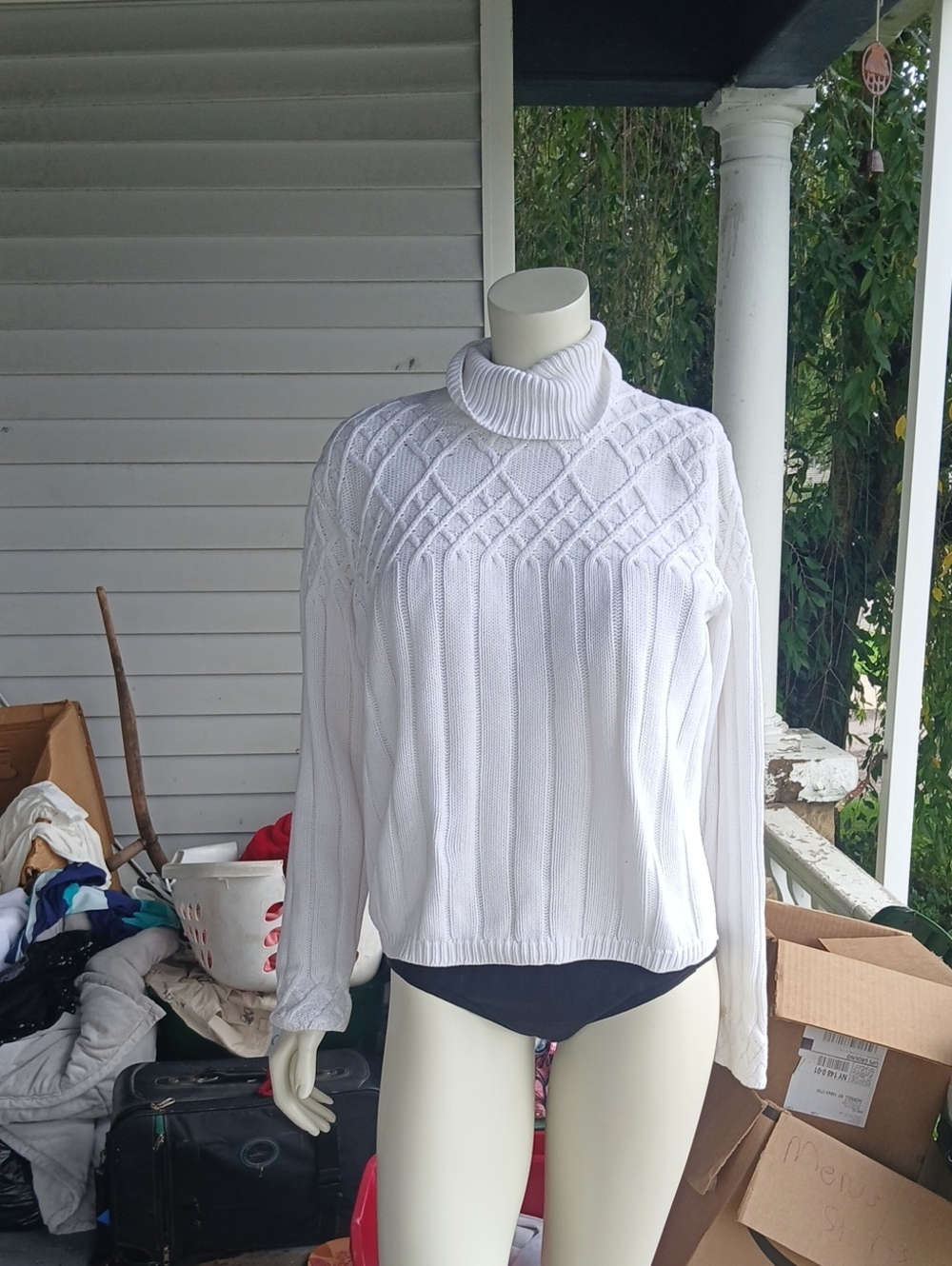 GUC WainScott White Cable-Knit Turtleneck Sweater